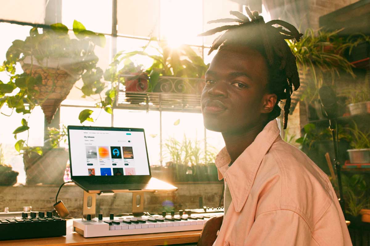 LANDR, la plataforma que piensa en la libertad de los músicos