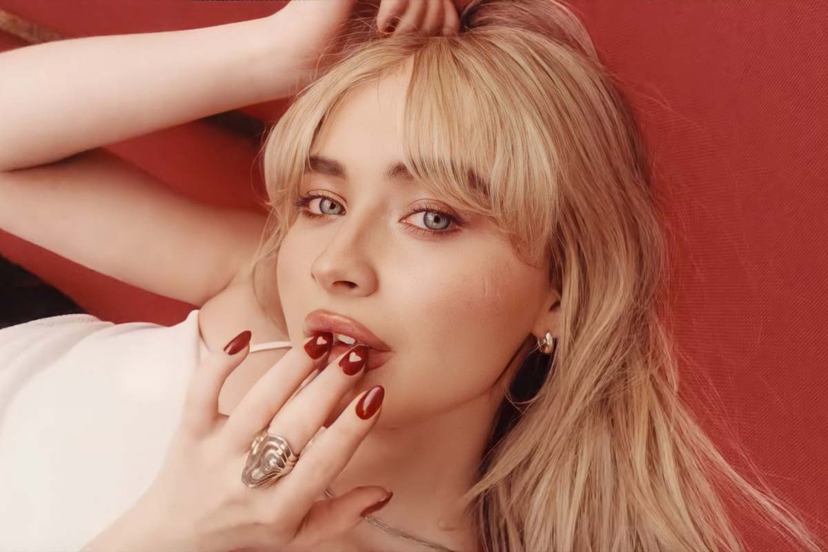 Sabrina Carpenter va a protagonizar un musical basado en Alicia en el país de las maravillas